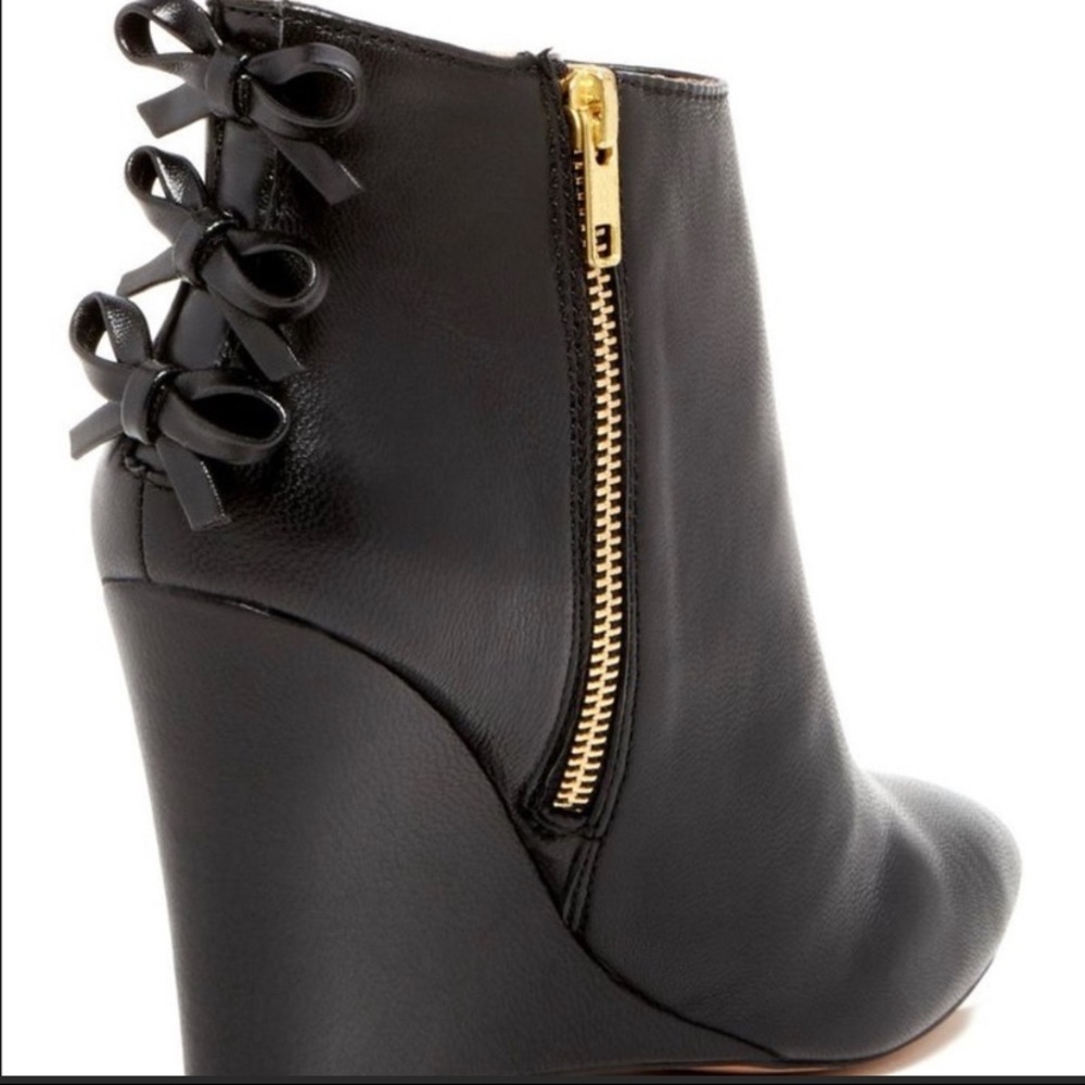 New Betsy Johnson Black Leather Wedge Boots sz 9